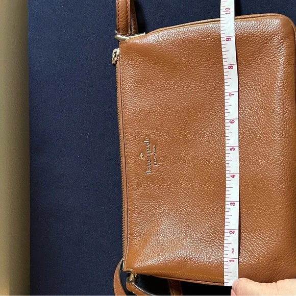 Kate Spade Brown Leather Crossbody Bag with Adjustable Strap - Picture 8 of 9